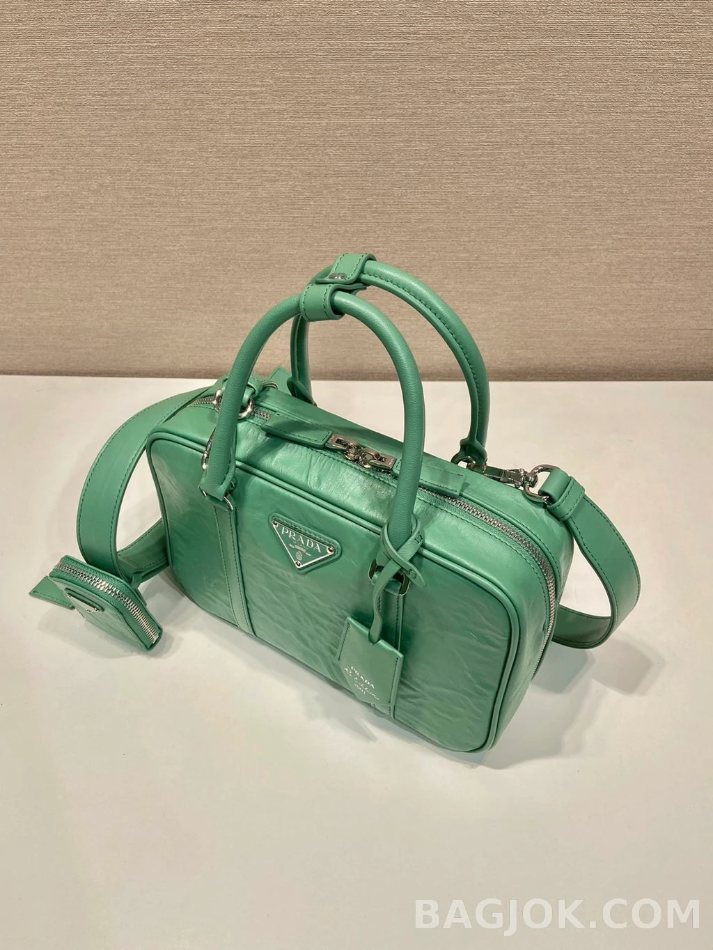 프라다 Prada 리에디션 2001 레더 보스턴백 상세 이미지