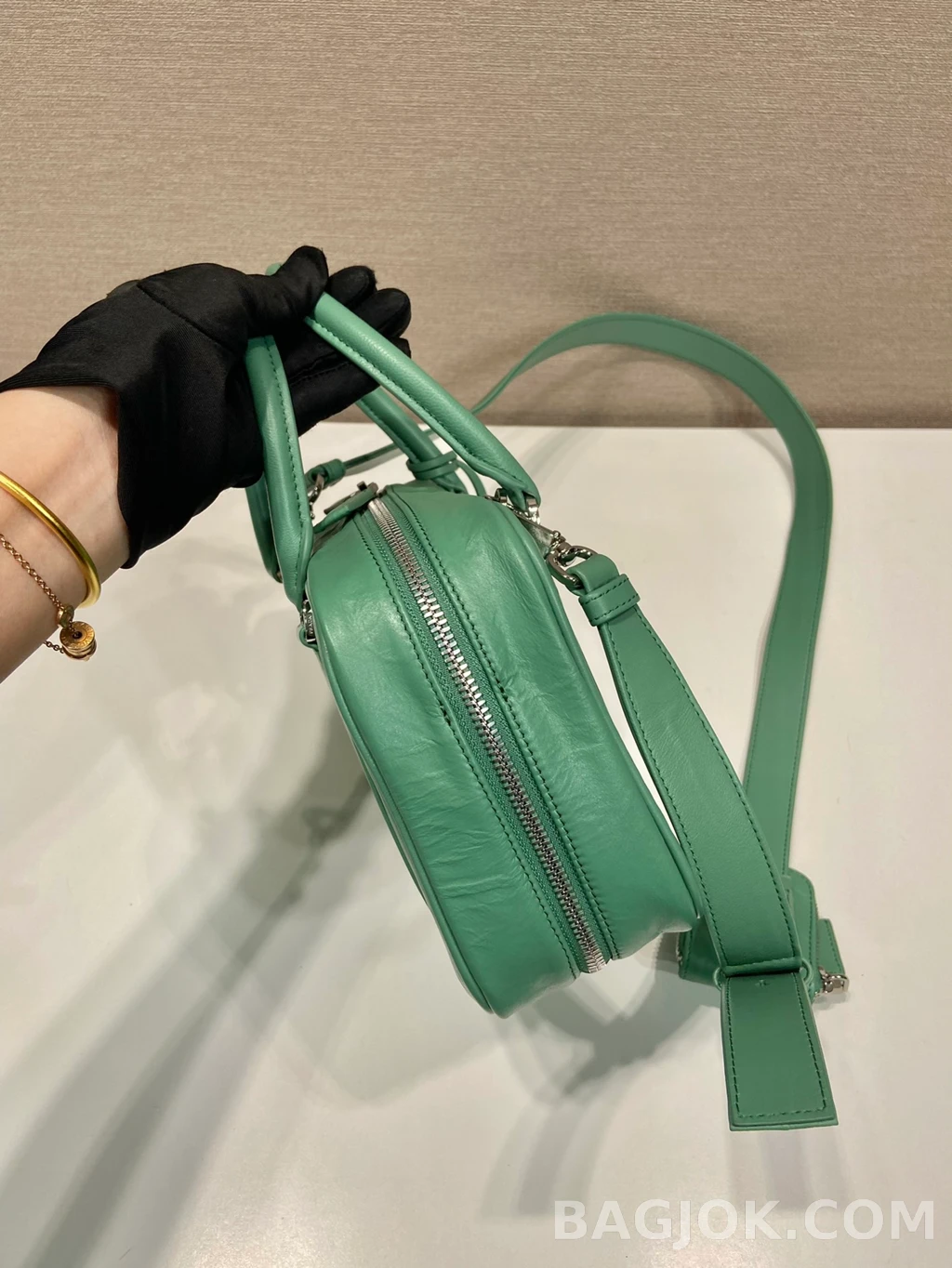 프라다 Prada 리에디션 2001 레더 보스턴백 상세 이미지