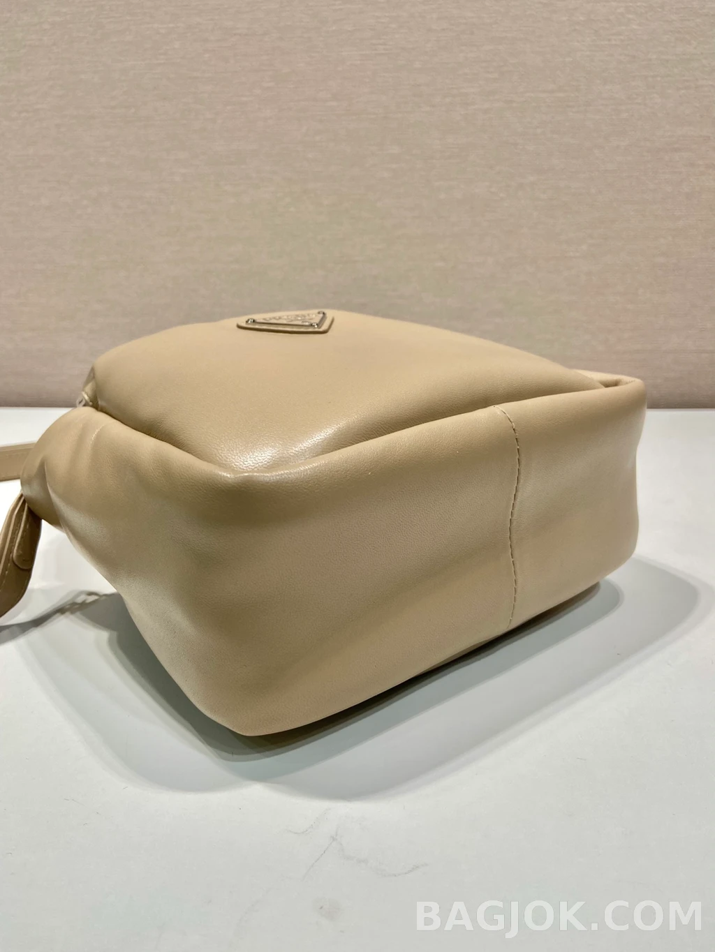 프라다 Prada 소프트 레더 미니 토트백 상세 이미지