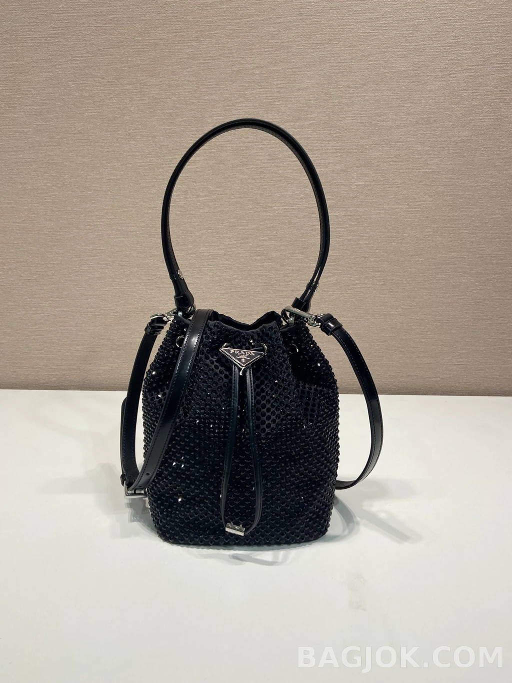 프라다 Prada 크리스탈 드로스트링 버킷백 상세 이미지