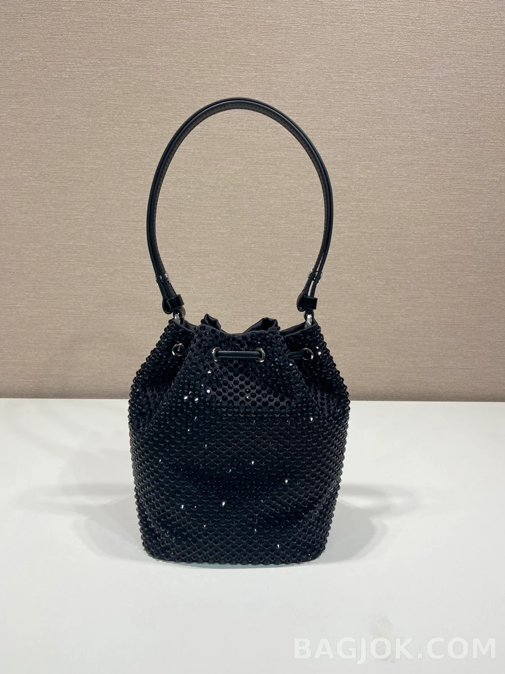 프라다 Prada 크리스탈 드로스트링 버킷백 상세 이미지