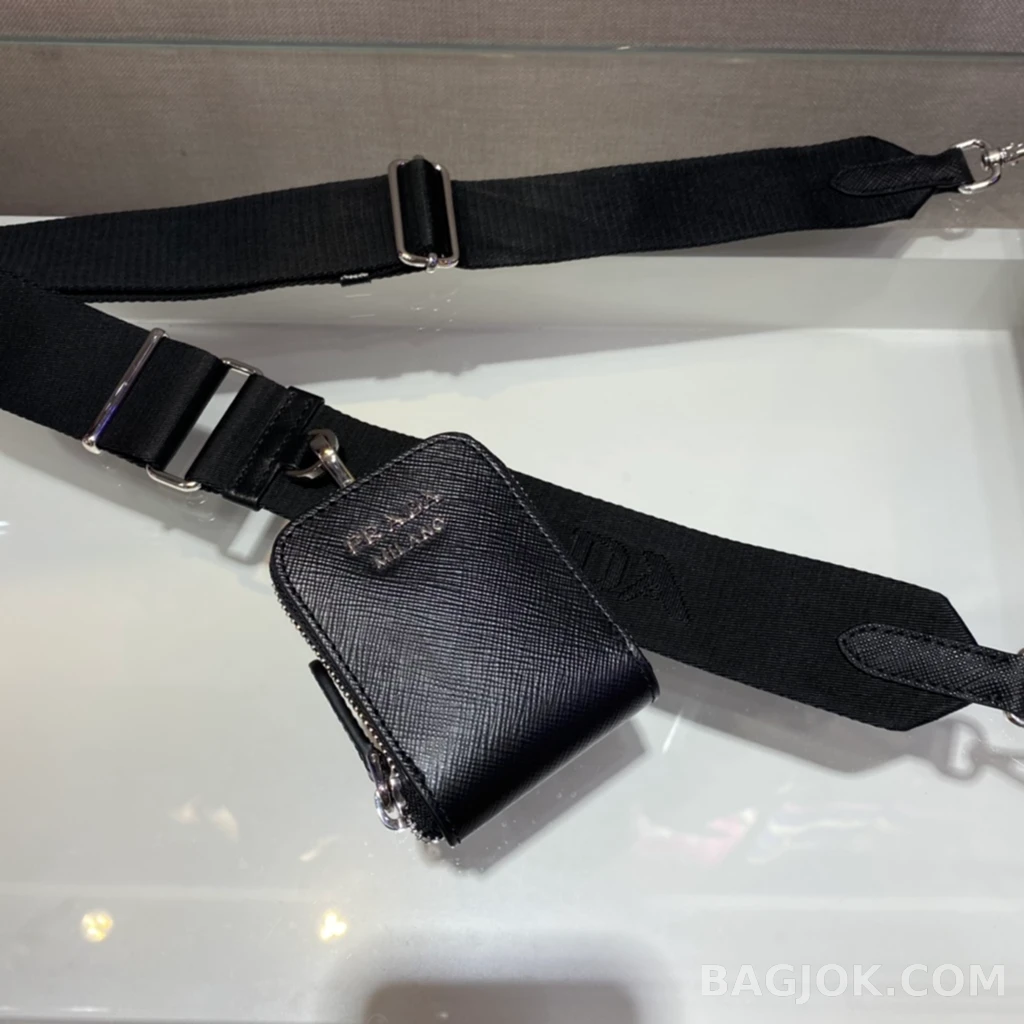 프라다 Prada 모노크롬 사피아노 엔벨롭 숄더백 상세 이미지