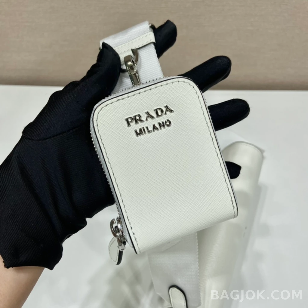 프라다 Prada 모노크롬 사피아노 엔벨롭 숄더백 상세 이미지