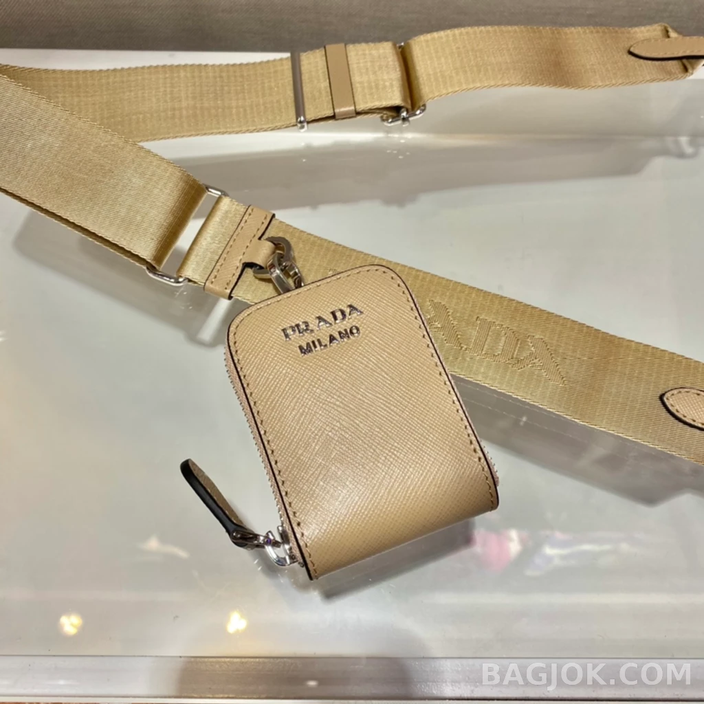 프라다 Prada 모노크롬 사피아노 엔벨롭 숄더백 상세 이미지