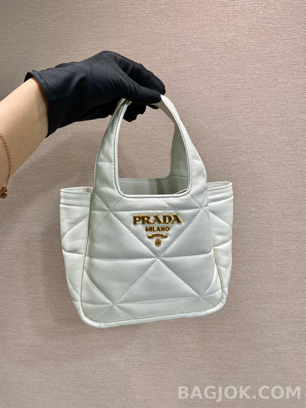프라다 Prada 패디드 나파 미니 토트백 상세 이미지