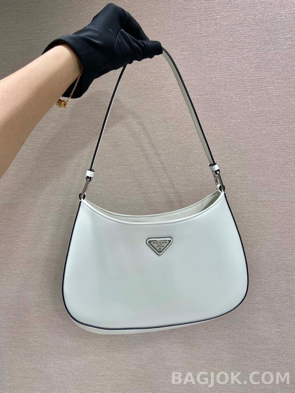 프라다 Prada 클레오 브러시드 레더 숄더백 상세 이미지