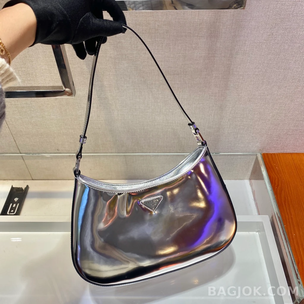 프라다 Prada 클레오 메탈릭 브러시드 호보 숄더백 상세 이미지