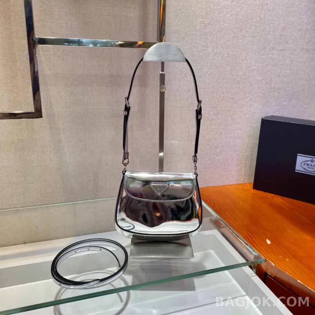 프라다 Prada 클레오 메탈릭 브러시드 미니 숄더백 상세 이미지