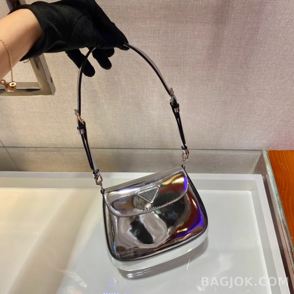프라다 Prada 클레오 메탈릭 브러시드 미니 숄더백 상세 이미지