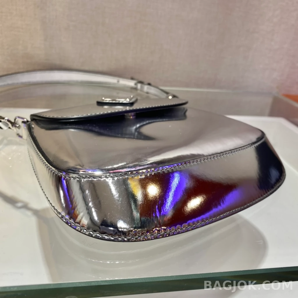 프라다 Prada 클레오 메탈릭 브러시드 미니 숄더백 상세 이미지