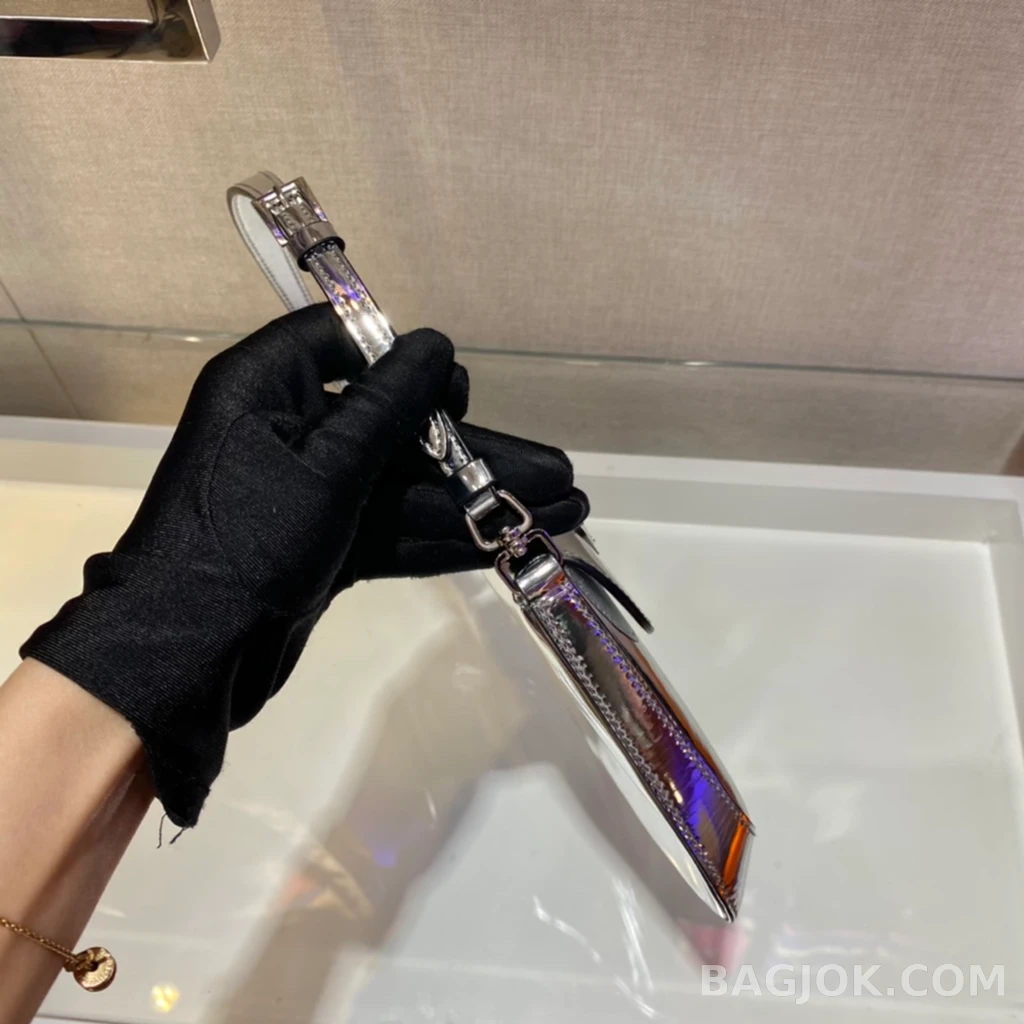 프라다 Prada 클레오 메탈릭 브러시드 미니 숄더백 상세 이미지