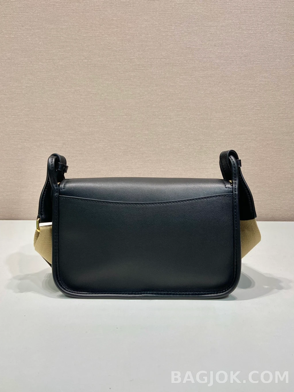프라다 Prada 플랩 레더 크로스 메신저백 상세 이미지