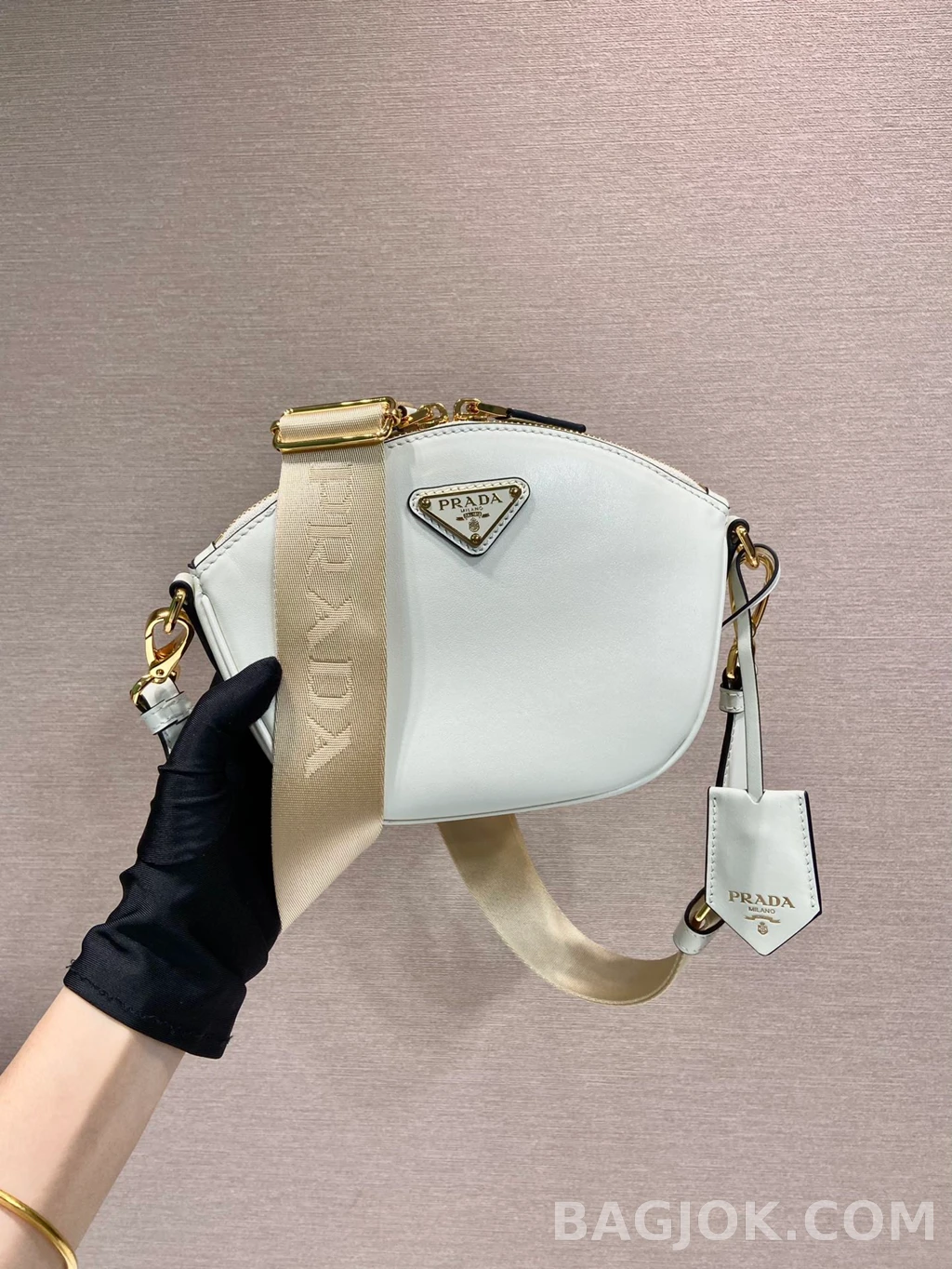 프라다 Prada 아르케 레더 하프문 크로스백 상세 이미지
