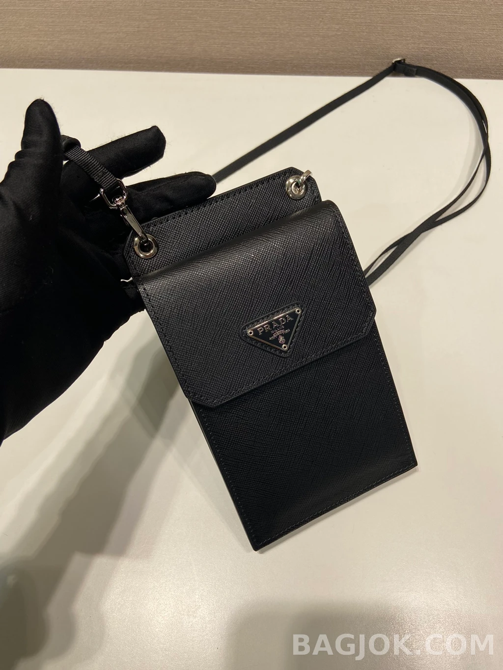 프라다 Prada 사피아노 스마트폰 크로스백 상세 이미지