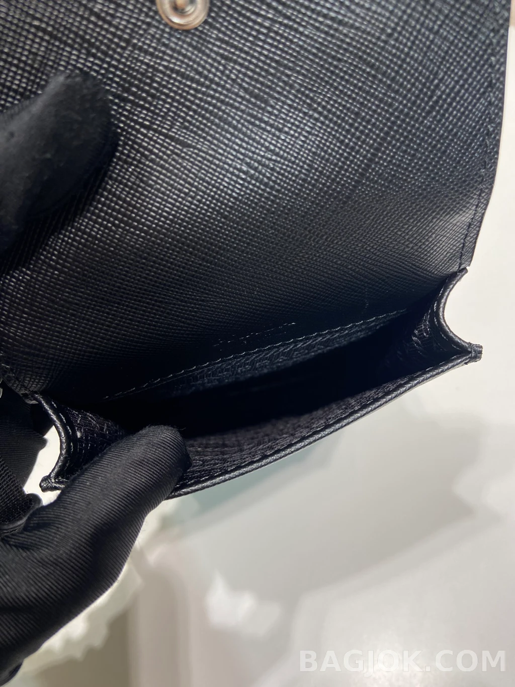 프라다 Prada 사피아노 스마트폰 크로스백 상세 이미지