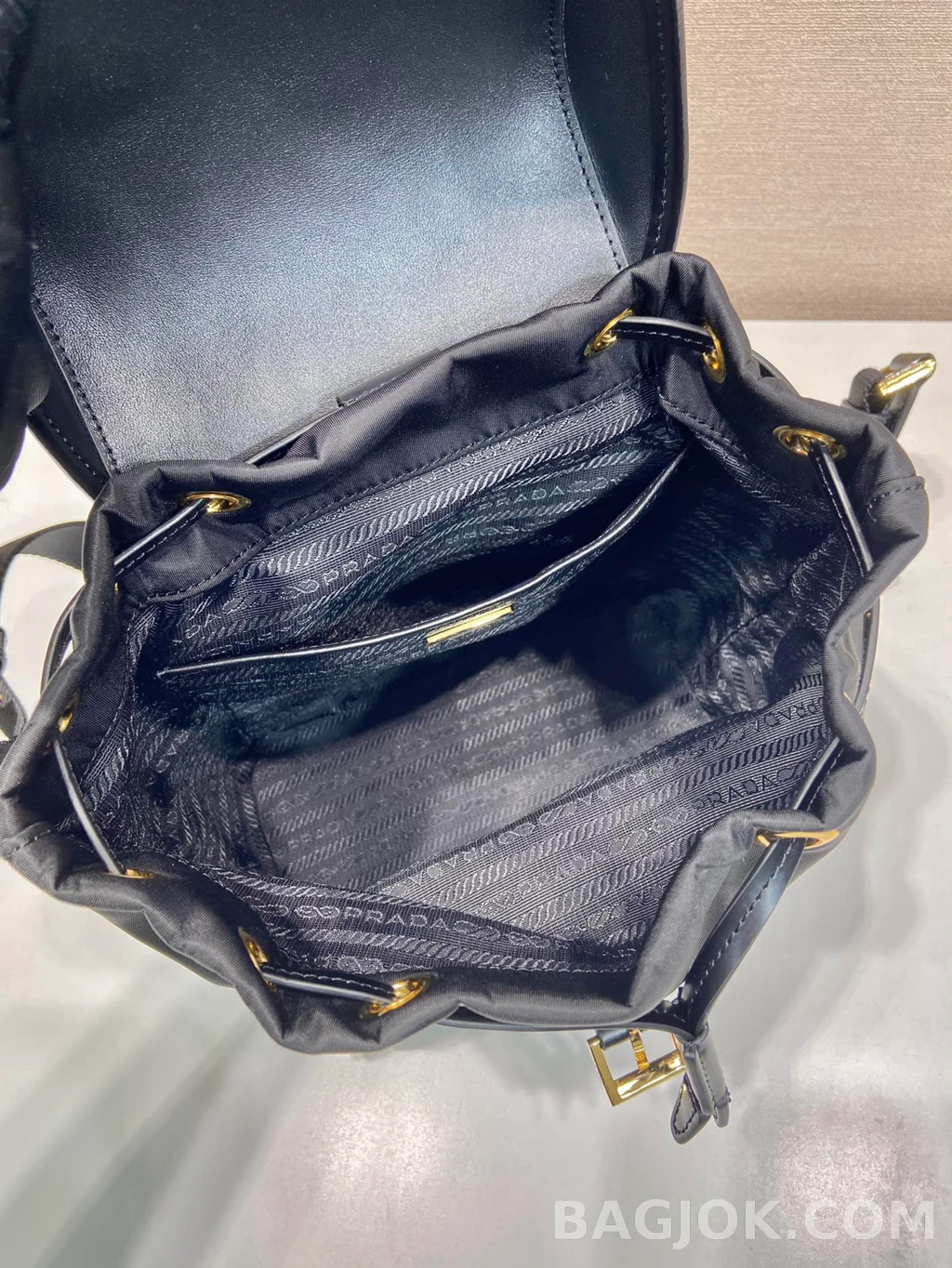프라다 Prada 리나일론 포켓 백팩 상세 이미지