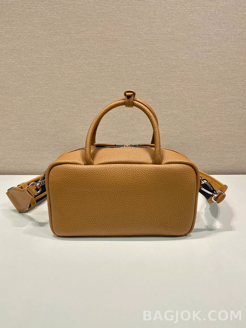 프라다 Prada 디어그레인 레더 미니 보스턴백 상세 이미지