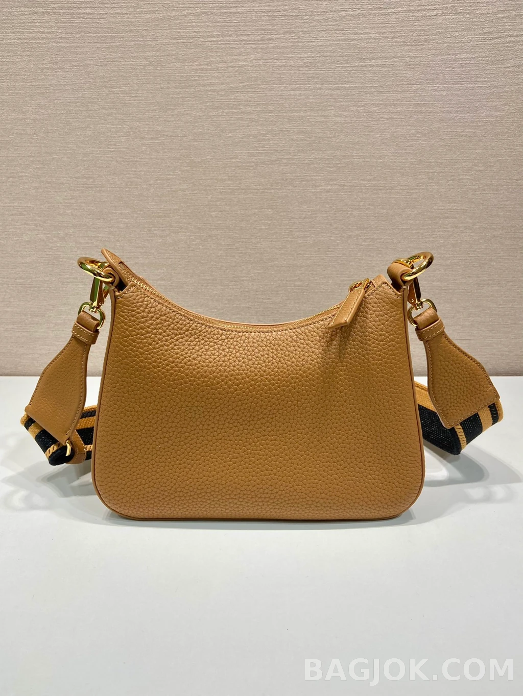 프라다 Prada 자카드 스트랩 그레인레더 숄더백 상세 이미지