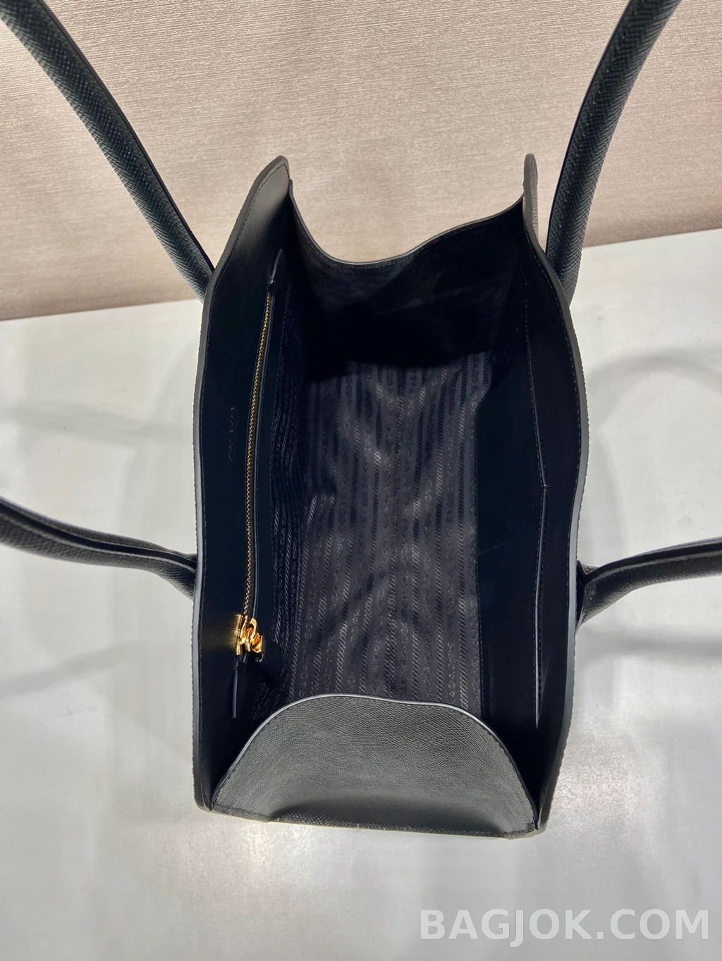 프라다 Prada 사피아노 레더 탑 롱핸들백 상세 이미지