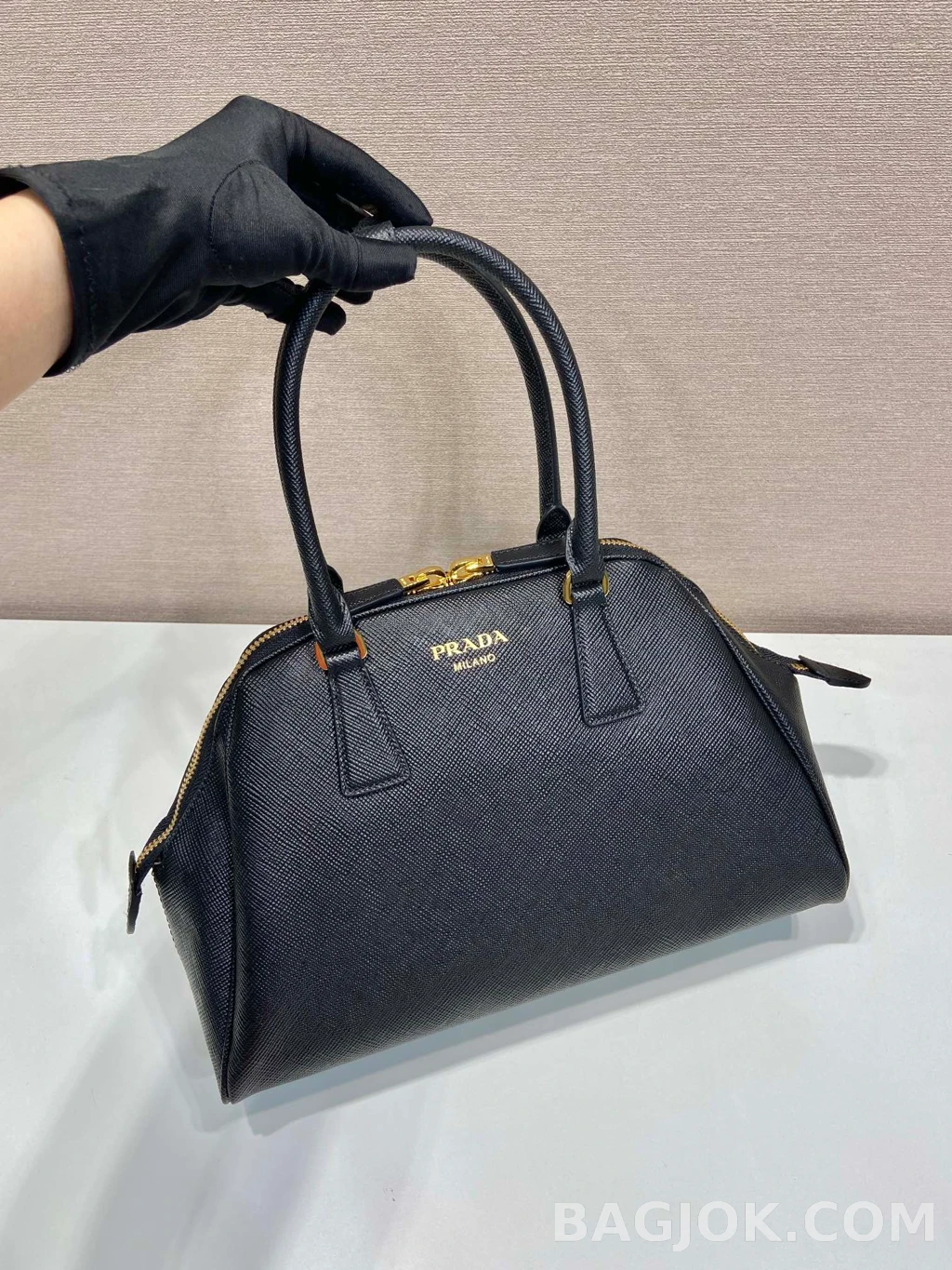 프라다 Prada 사피아노 돔 탑핸들 쉘 토트백 상세 이미지