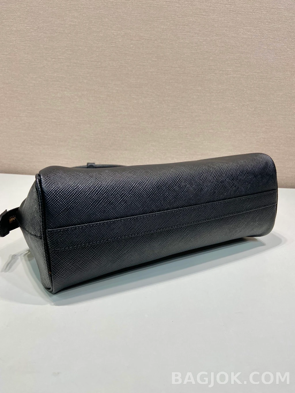 프라다 Prada 사피아노 돔 탑핸들 쉘 토트백 상세 이미지