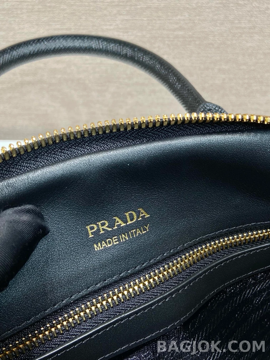 프라다 Prada 사피아노 돔 탑핸들 쉘 토트백 상세 이미지