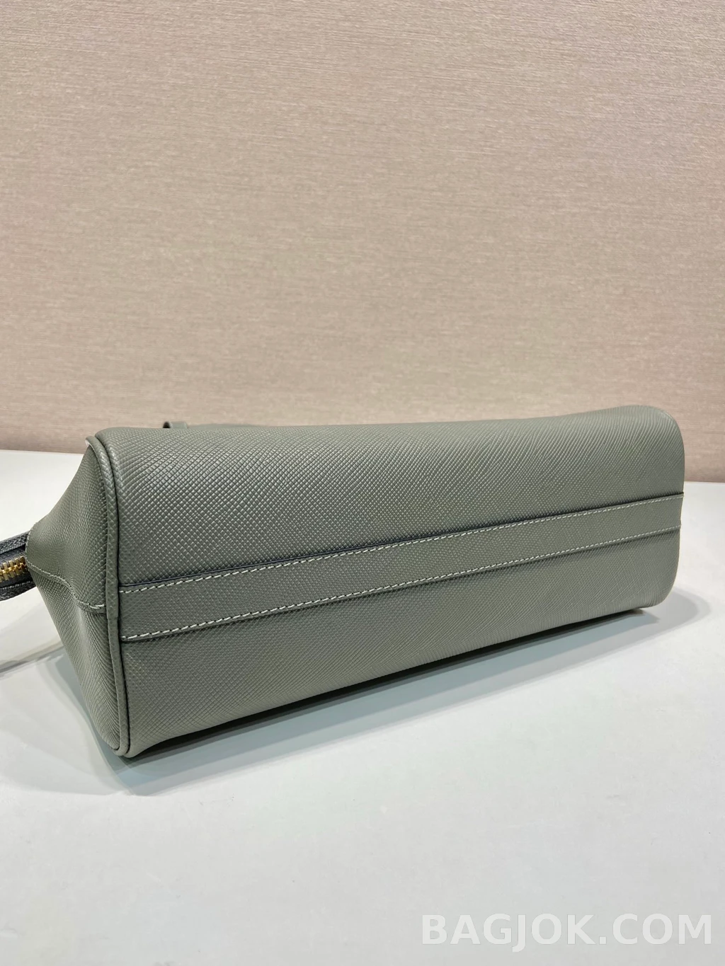 프라다 Prada 사피아노 돔 탑핸들 쉘 토트백 상세 이미지