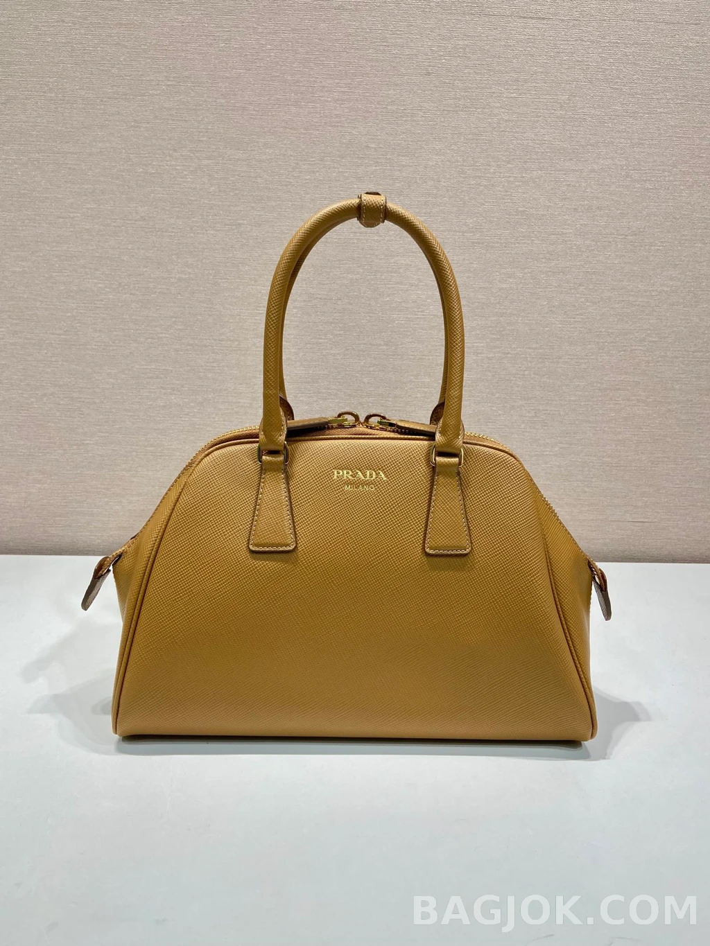 프라다 Prada 사피아노 돔 탑핸들 쉘 토트백 상세 이미지