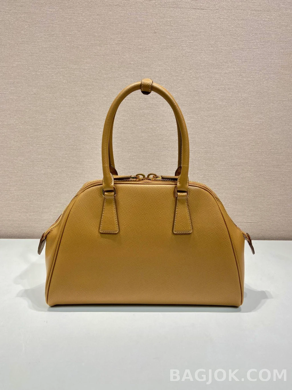 프라다 Prada 사피아노 돔 탑핸들 쉘 토트백 상세 이미지