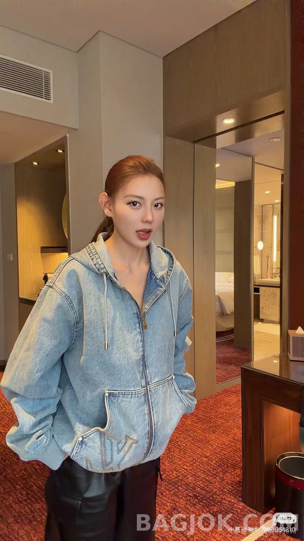 루이비통 루이비통 LV 자수 워싱 데님 후드 집업 상세 이미지