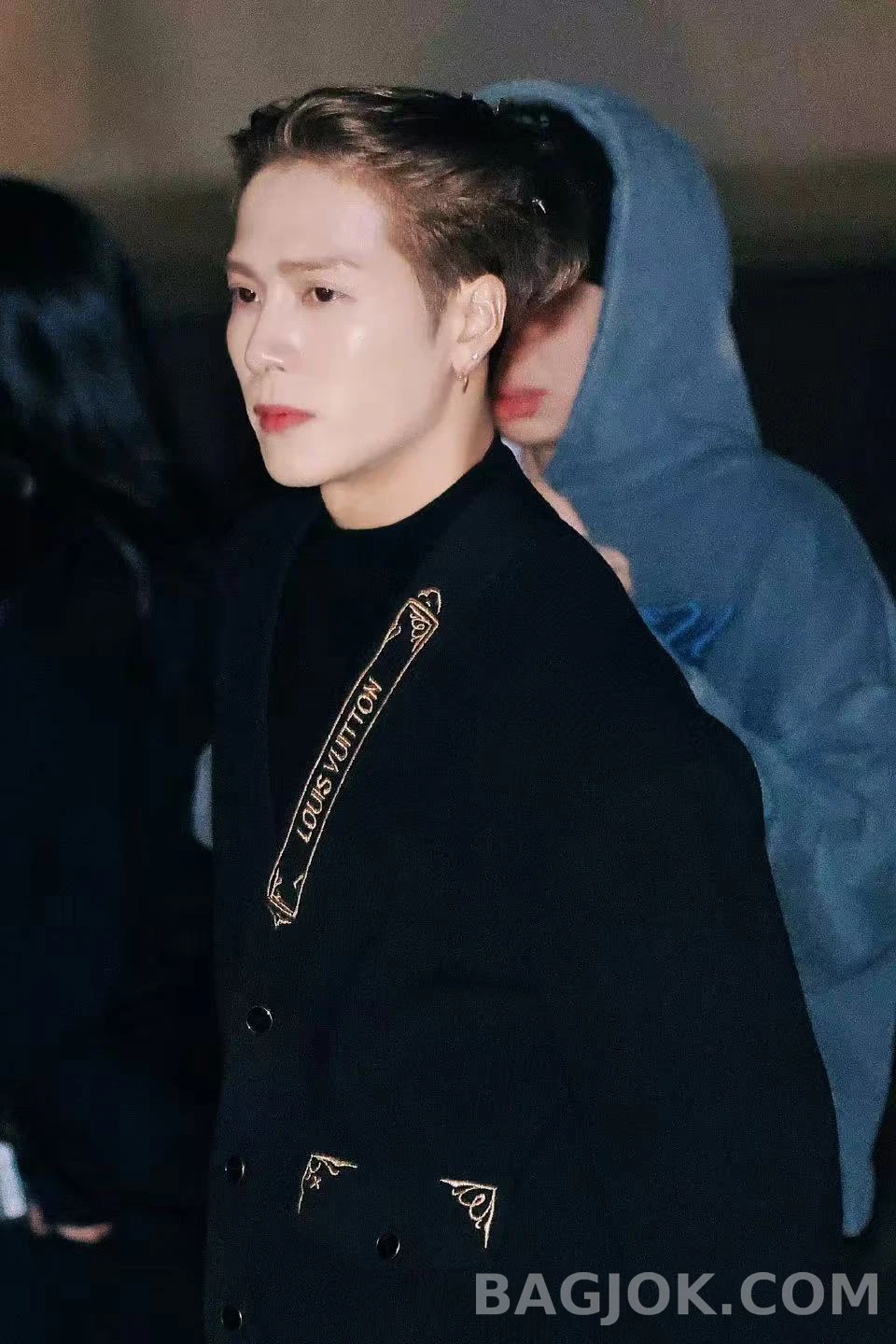 루이비통 루이비통 골드 자수 니트 가디건 상세 이미지