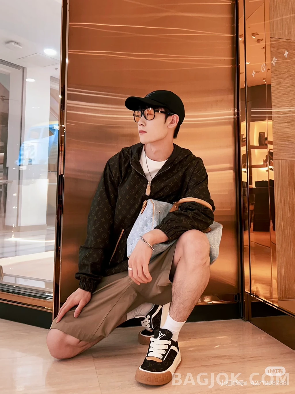 루이비통 루이비통 모노그램 후드 집업 재킷 상세 이미지