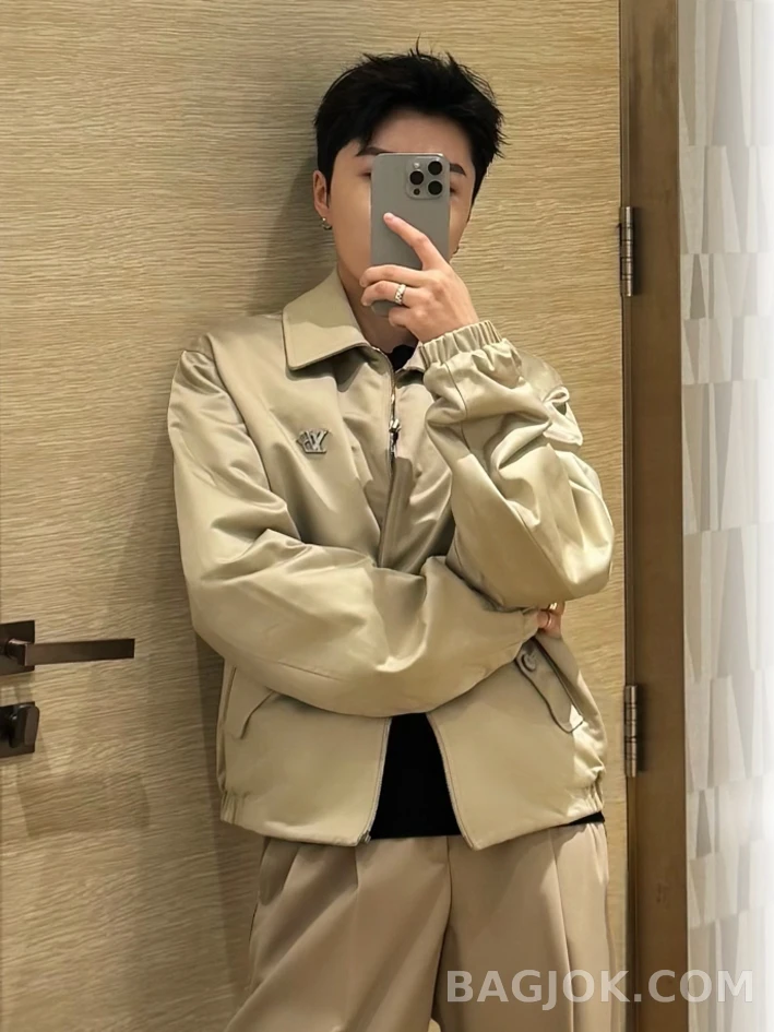 루이비통 루이비통 양면 모노그램 집업재킷 상세 이미지