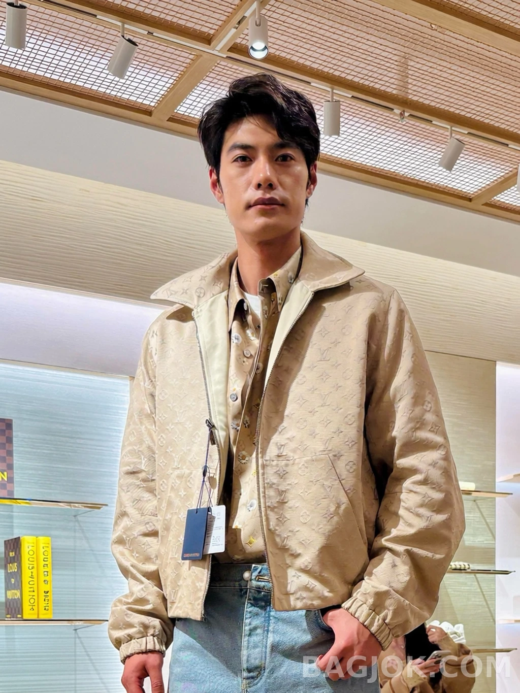 루이비통 루이비통 양면 모노그램 집업재킷 상세 이미지
