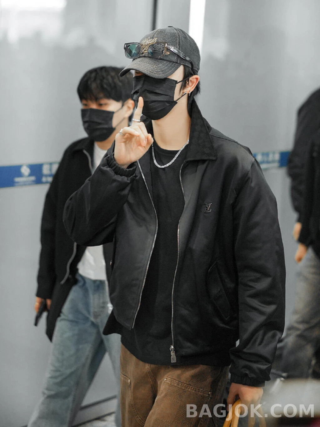 루이비통 루이비통 양면 모노그램 집업재킷 상세 이미지