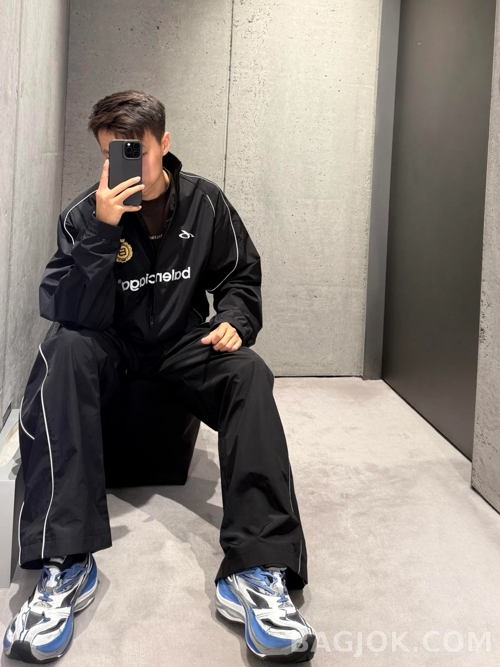 발렌시아가 발렌시아가 B 로고 트랙 집업 상세 이미지