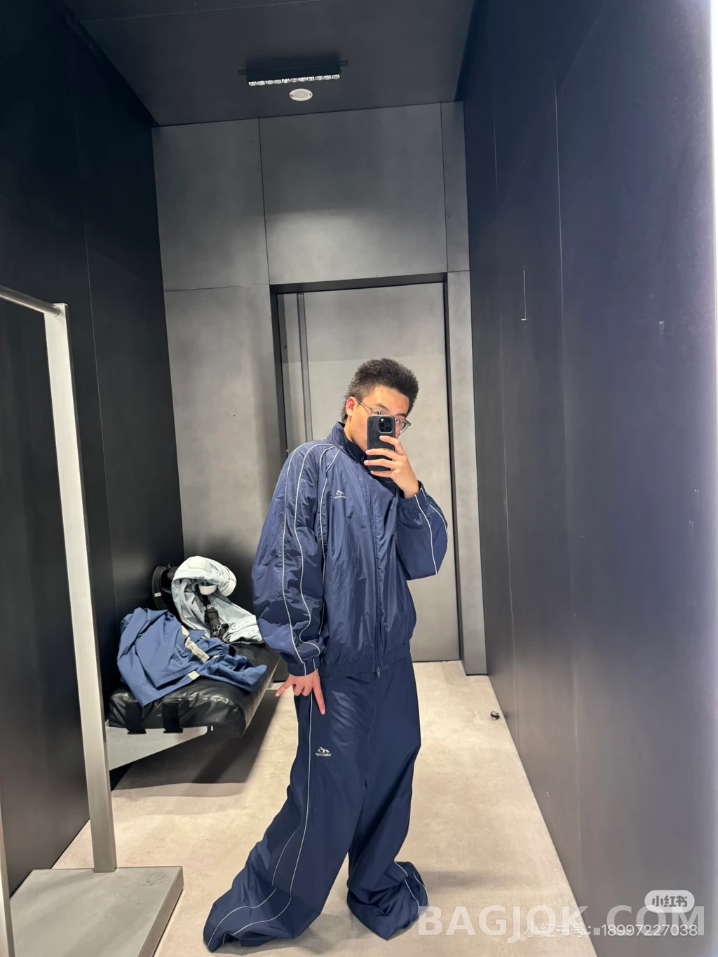 발렌시아가 발렌시아가 리플렉티브 파이핑 집업 트랙 재킷 상세 이미지