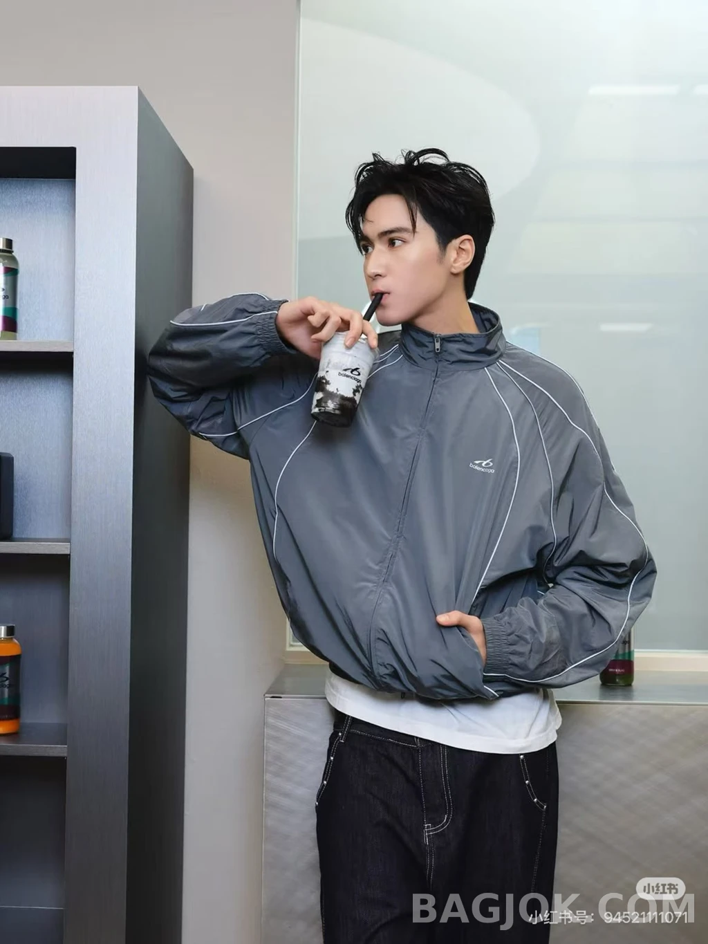 발렌시아가 발렌시아가 리플렉티브 파이핑 집업 트랙 재킷 상세 이미지