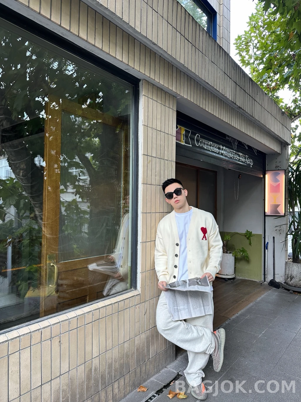 아미 아미 하트 로고  V넥 가디건 상세 이미지