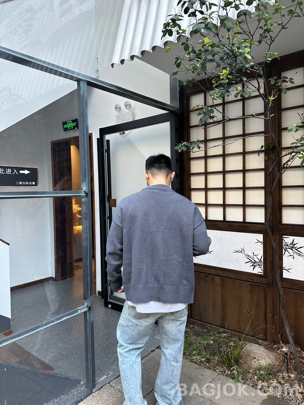 아미 아미 하트 로고  V넥 가디건 상세 이미지