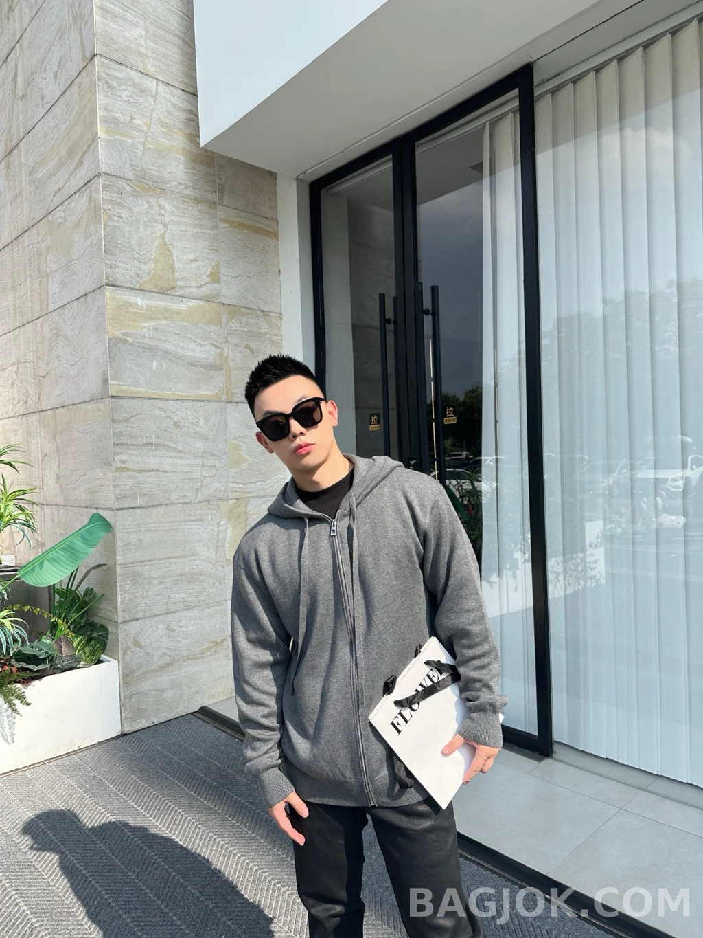 로에베 로에베 백로고 후드 집업 상세 이미지