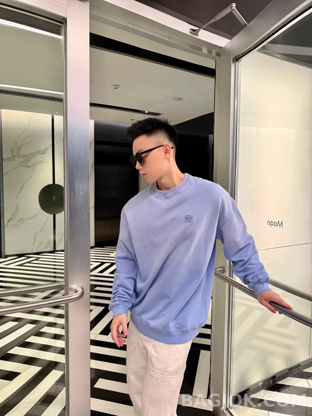 로에베 로에베 워싱 맨투맨 상세 이미지