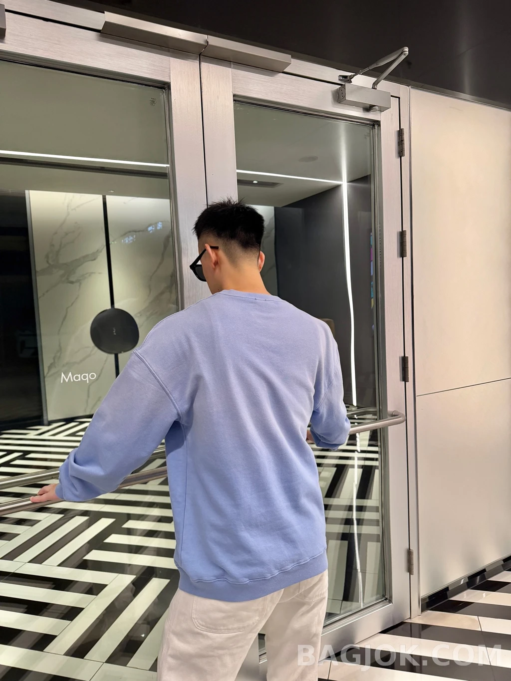 로에베 로에베 워싱 맨투맨 상세 이미지