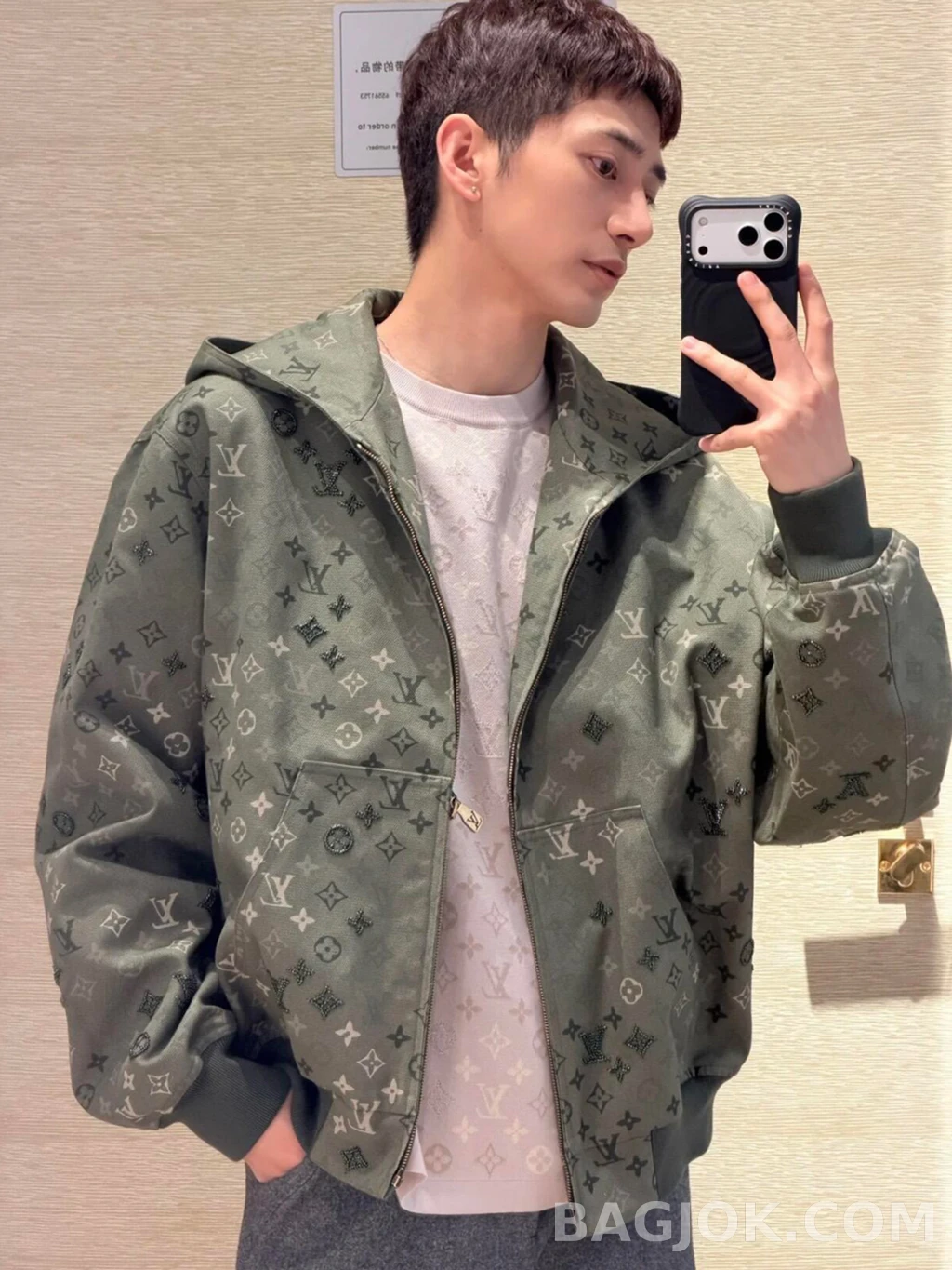 루이비통 루이비통 모노그램 후드 집업 상세 이미지
