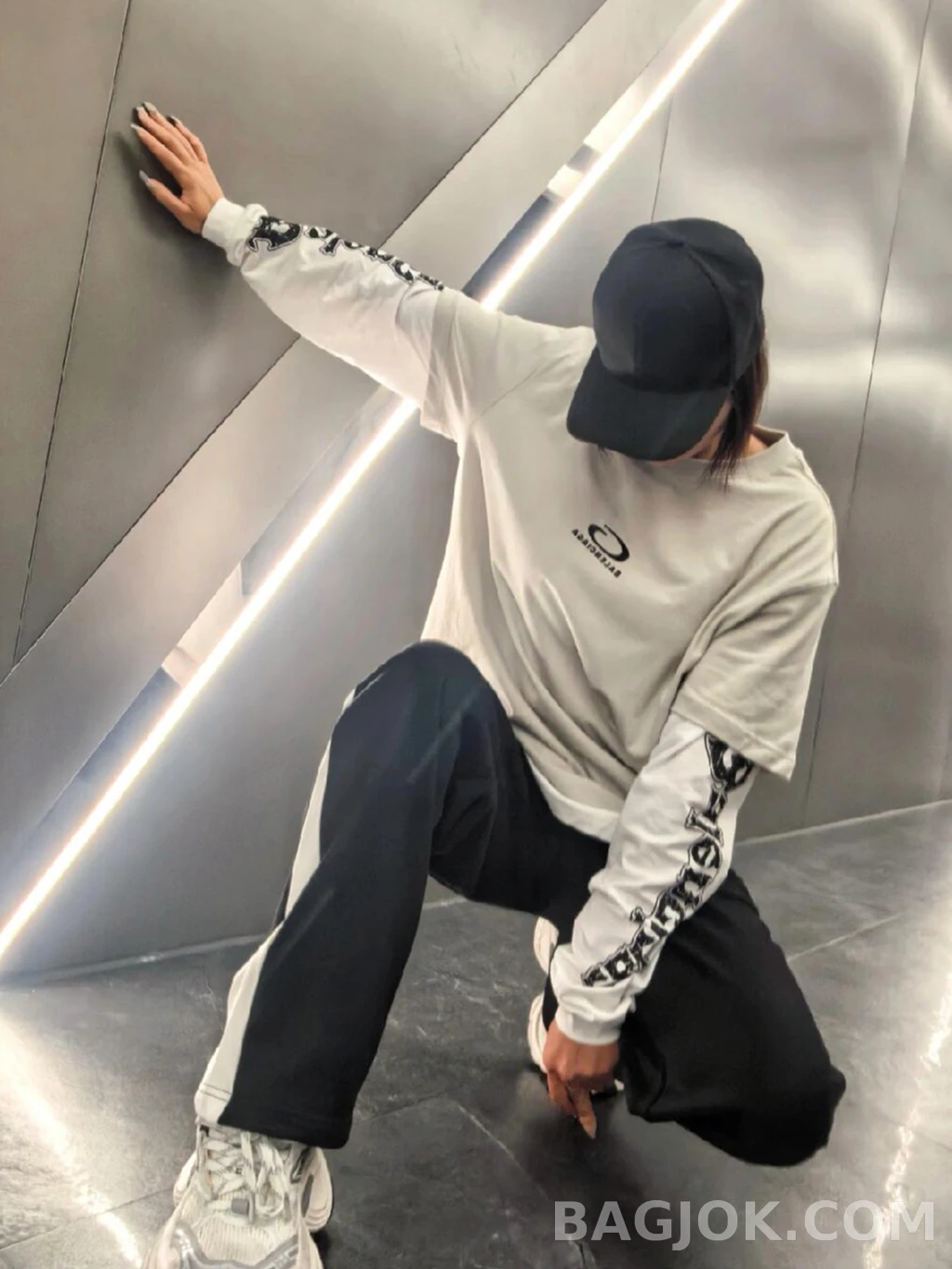 발렌시아가 발렌시아가 더블 레이어 티 상세 이미지