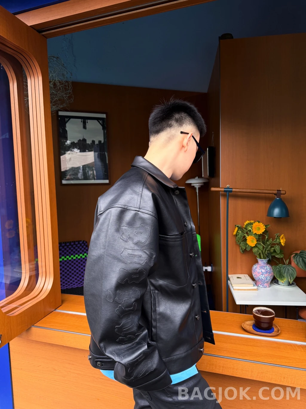 발렌시아가 발렌시아가 슬리브 로고 레더 재킷 상세 이미지