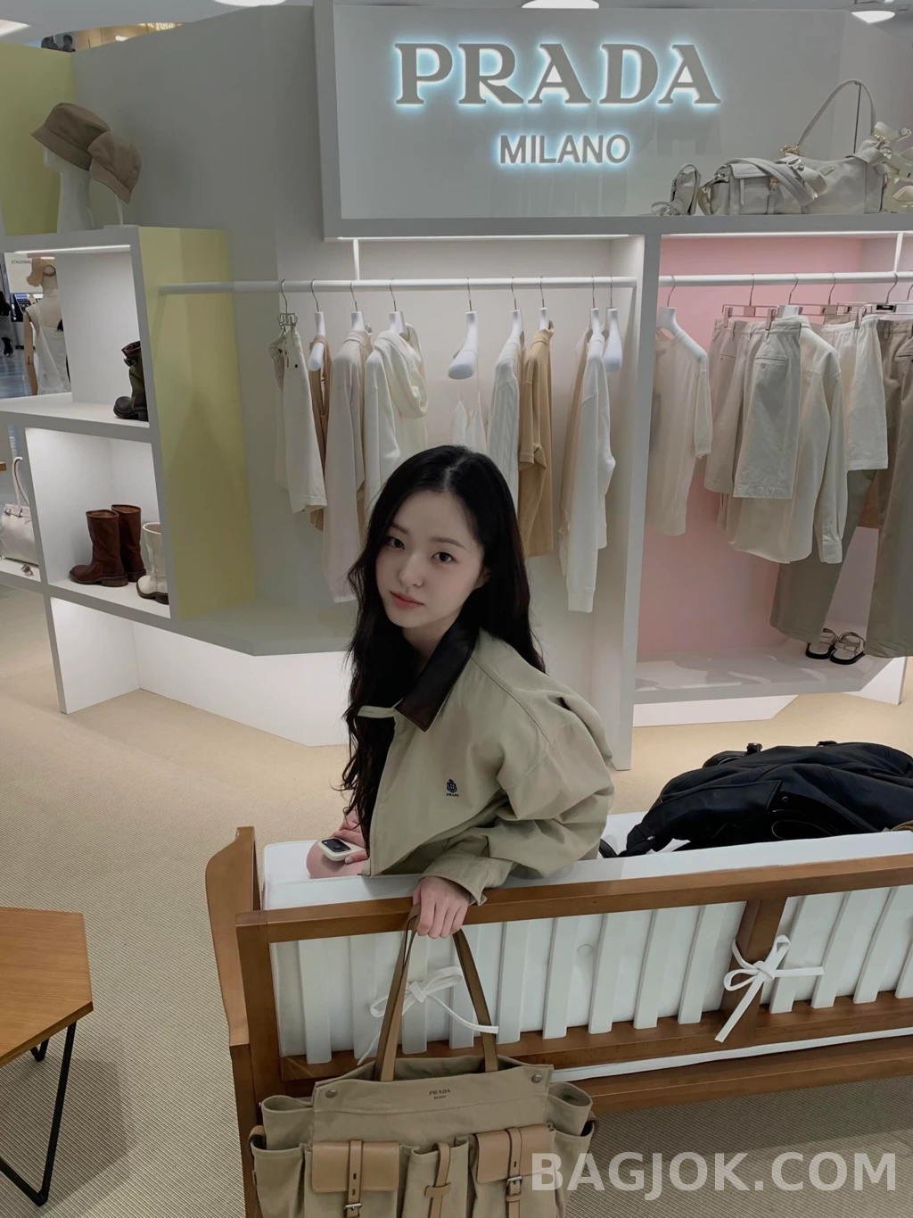프라다 프라다 레더카라 해링턴 상세 이미지