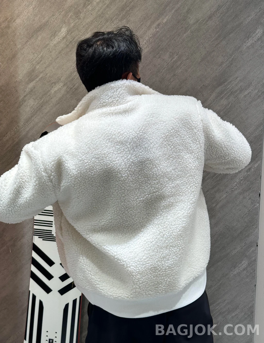 루이비통 루이비통 셰르파 집업 상세 이미지