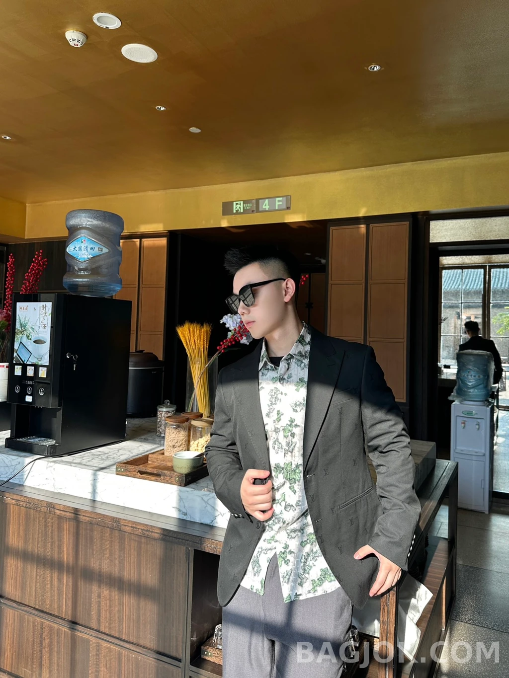 루이비통 루이비통 톤온톤 모노그램 재킷 상세 이미지