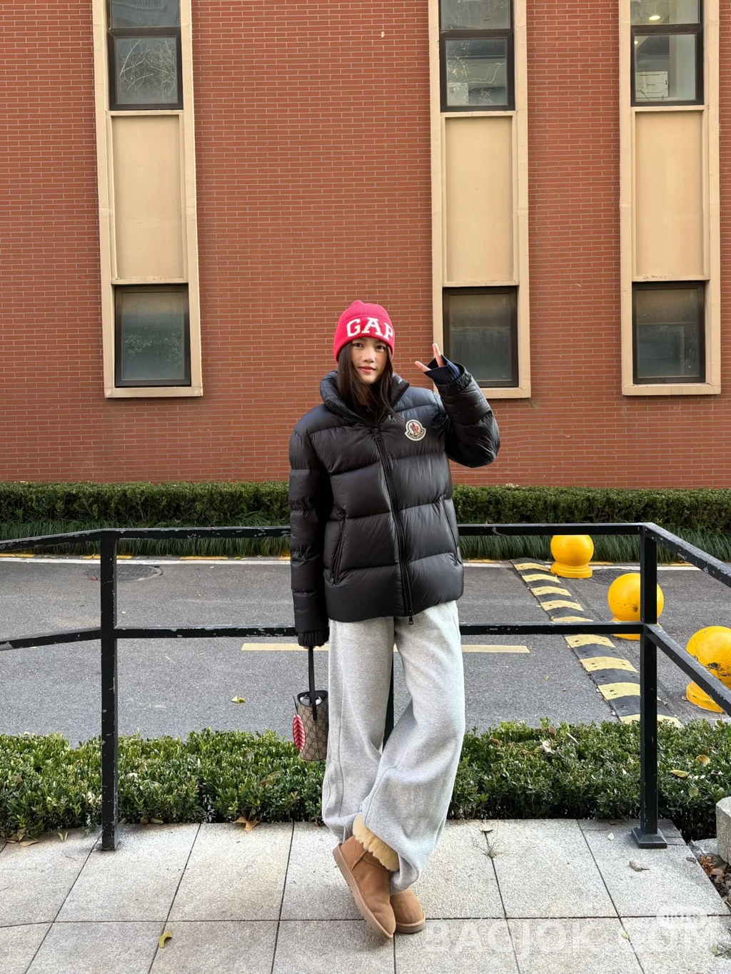 몽클레어 몽클레어 스탠드넥 패딩 상세 이미지